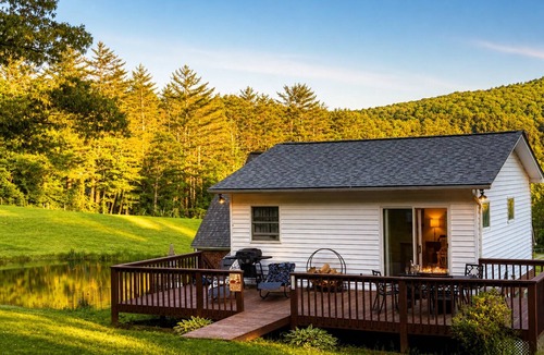 Laurel Springs Apartment | Parkway Paradise Cozy Retreat Blue Ridge Parkway Family & Pet Friendly