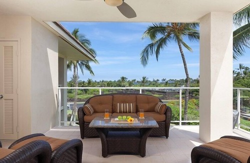 Waikoloa Condo | Partial Ocean Views, Top Floor. Beach Gear Included. Vista Waikoloa A304