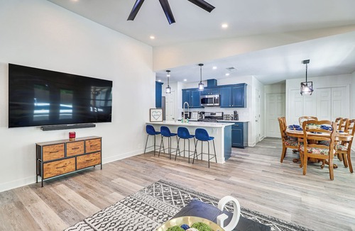 Austin House | Patio Oasis | Beautiful Swimming Pool | Cabana!