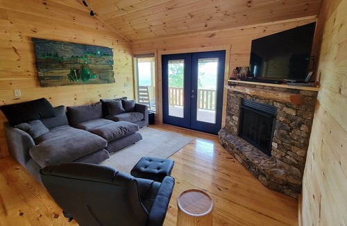 Unaka Ski Chalet | Paw Paw Trl - Murphy NC