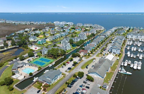 Manteo Apartment | PC632: Pirates Cove 632