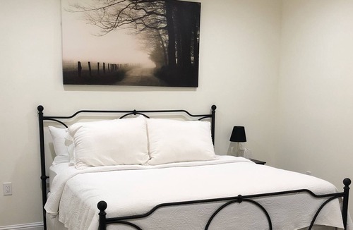 Fort Worth Cottage | Peaceful 2 bedroom cottage w/ picturesque views