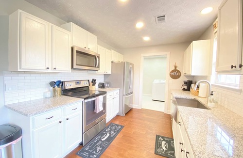 Braselton House | Peaceful 3BR/2BA Retreat in Braselton - Modern Farmhouse Vibes