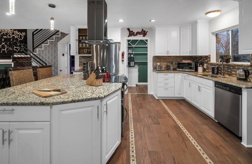 Leander Ski Chalet | Peaceful and Quiet Hill Country Getaway with Stunning Views