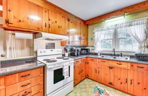 Camden House | Peaceful Camden Vacation Rental ~ 3 Mi to Town!