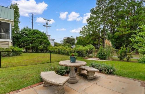 North Litchfield Beach House | Peaceful Getaway-Resort Access; Golf Cart Included