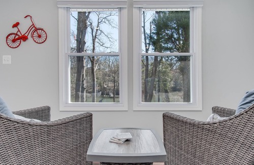 Pasadena House | Peaceful home overlooking a quiet cove-perfect getaway!