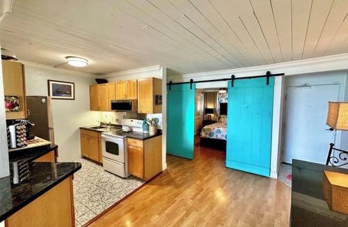 Maili Condo | Peaceful, oceanfront,1-bedroom condo with AC, WiFi, on the west coast of Oahu.