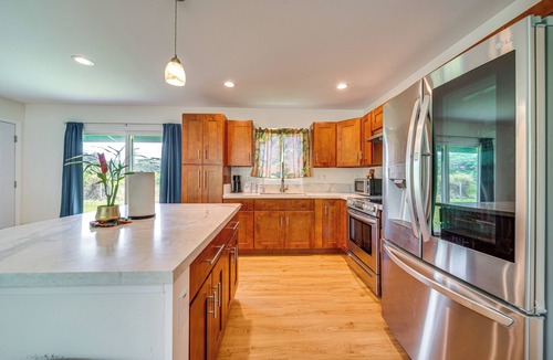 Kapoho House | Peaceful Pahoa Getaway w/Yard: 2 Mi to Ocean!