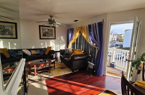Lorton Condo | "Peaceful Paradise' A Cozy and Peaceful Condo In Lorton!