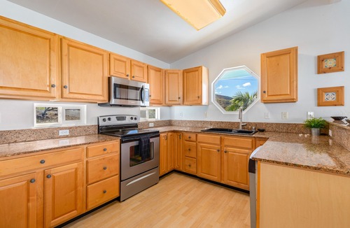 Kona Paradise House | Peaceful Paradise: Oceanfront Views - Steps from Pebble Beach