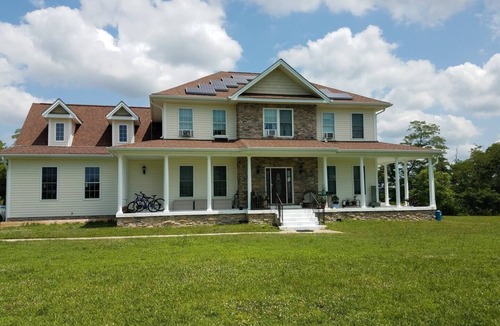 Avenue House | Peaceful room in farm fields of Leonardtown area
