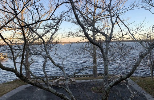 Sneads Ferry House | Peaceful Spacious waterfront home