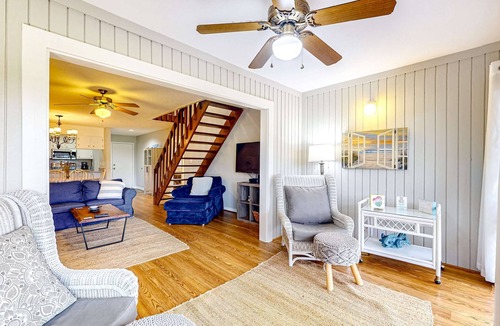 Ocean Ridge Condo | Peaceful & sunlit coastal escape with patio, AC, & W/D - near trails & the beach