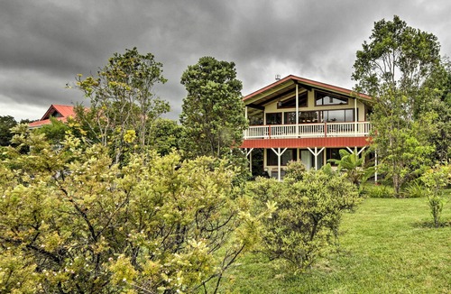 Volcano Cottage | Peaceful Volcano Home Near National Park!