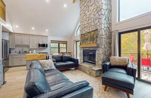 The Peaks at Lake Lure House | Peak-A-Boo