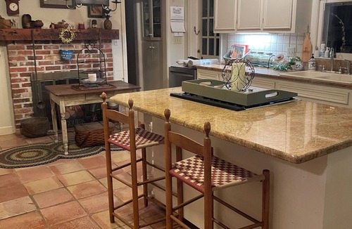 Kershaw County House | Pear Tree Farm. Peaceful, Country living at its best. 12 stables. Pet Friendly