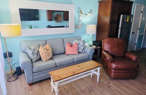 Folly Field Villa | Peek of the ocean King size bed just Steps from the Beach