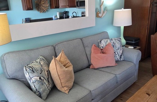 Folly Field Villa | Peek of the ocean King size bed just Steps from the Beach