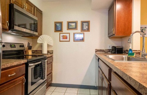 Kihei Condo | Perch - Maui condo: Pool, beach access, daily tranquility on lanai – an indulgent escape.