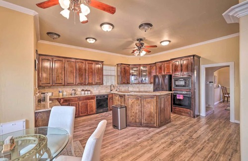 River Oaks House | Perched atop a bluff overlooking the expansive views! Near Stockyards, Dickies