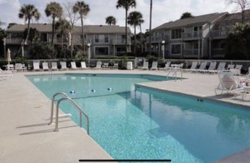 Isle of Palms Condo | Perfect 2 BEDROOM & 2 BATH- Across the street from the Ocean!