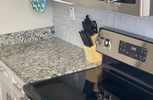 North Buckhead Apartment | Perfect ATL location, suburban humble abode 1BDRM:keyless:free prkng