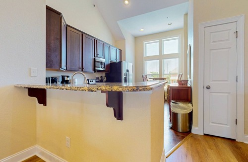 Bermuda Bay Condo | Perfect Family Getaway with Full Kitchen, Wifi and Community Amenities