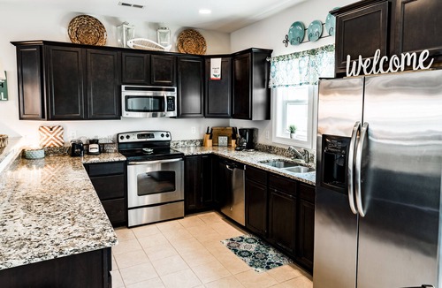 Surf City House | Perfect for 2 families. 2 MBRs. Elevator, 4 min walk 2 beach, pool and clean!