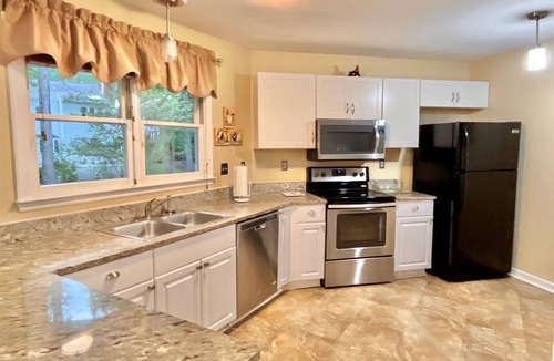 Woodlake House | Perfect for Extended Stays! First Floor Bedroom/Fenced Yard/Pet Friendly