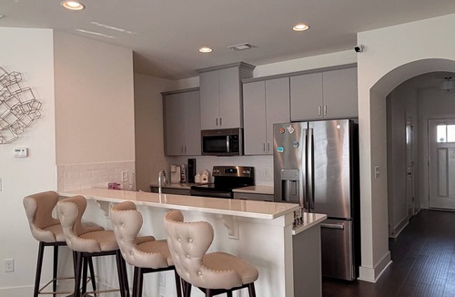 Lithonia House | Perfect for Nurses-Charming 2-bedroom townhome in Atlanta Metro