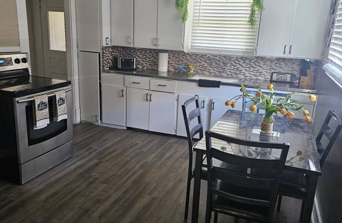 North Waco House | Perfect location for Baylor Students! Ask about our discounts!