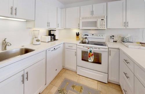 Historic Lahaina Front Street Apartment | Perfect location & Unbelievable Views at Lahaina Roads