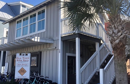 Bluffton Apartment | Perfectly located in The Promenade!