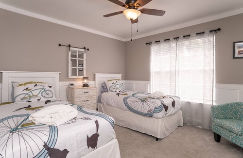 Port Royal House | Perfectly located in center of Port Royal!