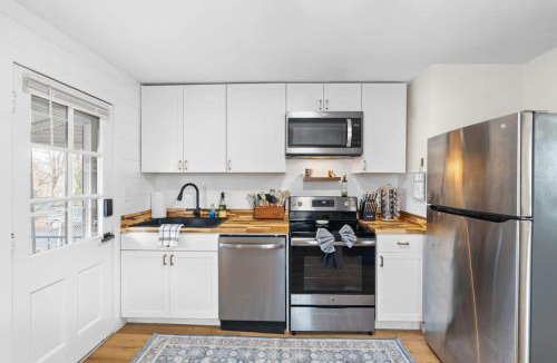 Lynchburg House | Perrymond - Cozy Cottage, 10 Min To Downtown, Near LU & UL
