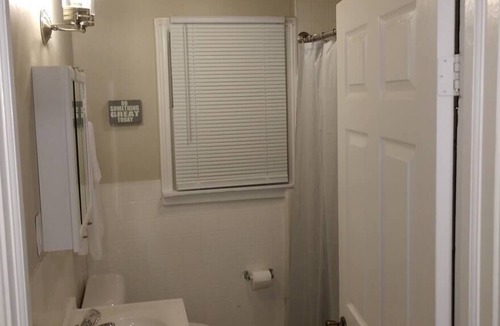 Clayton House | Pet Friendly 2 Bedroom Home in Downtown Clayton