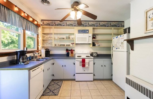 Cape May House | Pet Friendly 3 Bedroom 5 Minutes to Town.