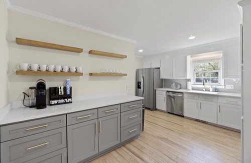 Wade Hampton House | Pet-Friendly 4BR: Pool, Screen Porch, Fenced Yard