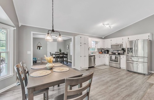 Seneca House | Pet-Friendly 5BR Getaway near Lake Keowee