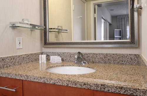 North Dallas House | Pet-Friendly Accommodation! Private Full Kitchen, FREE Parking, Outdoor Pool!