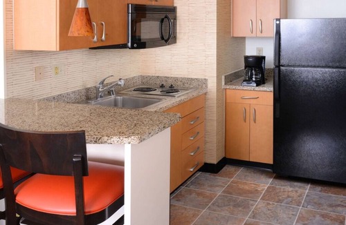 North Dallas Apartment | Pet-Friendly Accommodation! Private Full Kitchen, FREE Parking, Outdoor Pool!