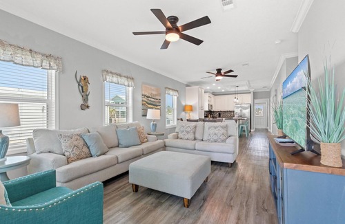 Grand Isle House | Pet Friendly Beach House - Lazy Palms