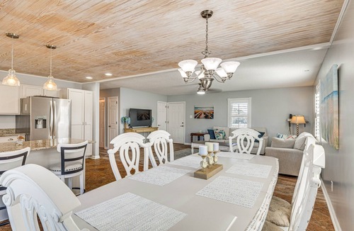 Morehead City House | Pet-Friendly Beaufort Home w/Private Yard