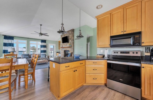 Lewes House | Pet Friendly CAPE SHORES home! 423 Cape Shores