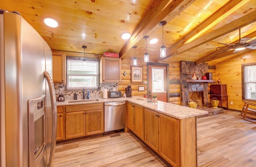 Lupton City Cottage | Pet-friendly Chattanooga Cabin w/Hot Tub & Kayaks