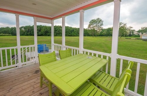 Coinjock Cottage | Pet-Friendly Cottage in Amenity-Filled Currituck Sound Campground (J04)