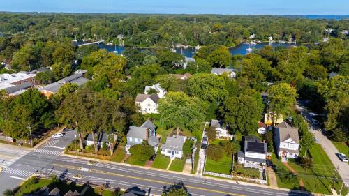 West Annapolis House | Pet-Friendly Cottage Walk to USNA Stadium