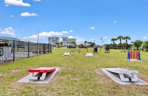 Sunset Beach Condo | Pet Friendly Efficiency Near Beach