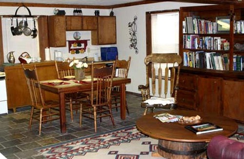 Paige Cabin | Pet-Friendly Getaway with Shared Swimmin Poolnear Austin Texas